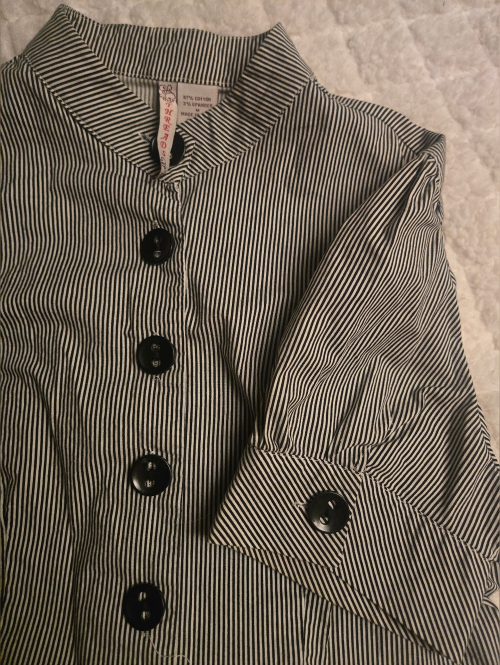 EUC Vintage 88 Eighty Eight (Threads) Pinstripe Puff Sleeve Blouse - Y2K - Picture 3 of 4